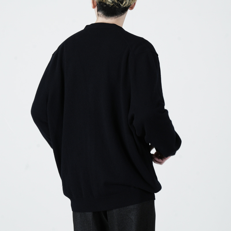 COMOLI(�����) SCOTT&CHARTERS���� V�ͥå������ǥ�����