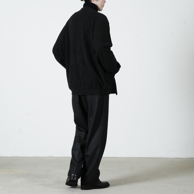 COMOLI(�����) SCOTT&CHARTERS���� V�ͥå������ǥ�����