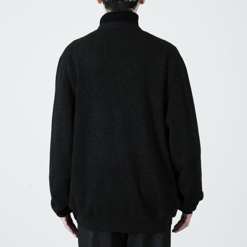 COMOLI(�����) SCOTT&CHARTERS���� V�ͥå������ǥ�����