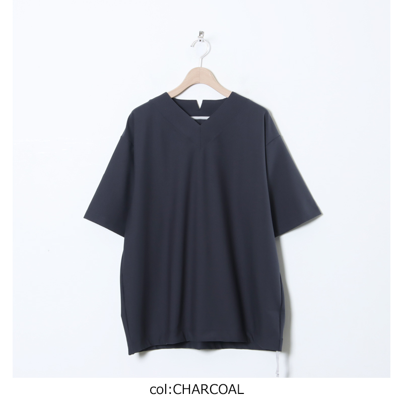 CURLY(꡼) SEERSUCKER V-NECK TEE