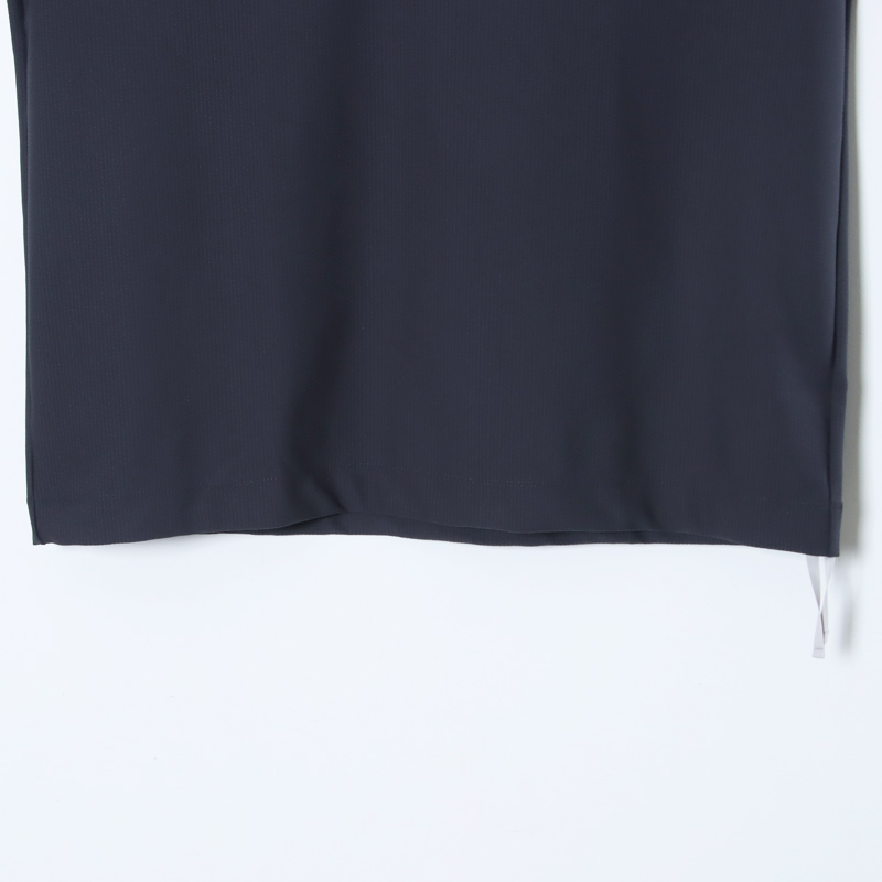 CURLY(꡼) SEERSUCKER V-NECK TEE