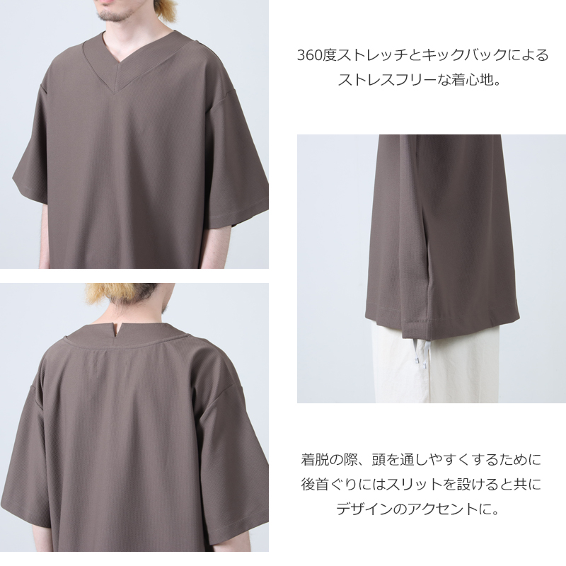CURLY(꡼) SEERSUCKER V-NECK TEE