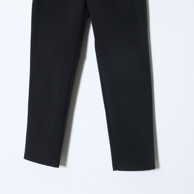 CURLY(꡼) SOLID DOUBLE-KNIT TAPERED PANTS