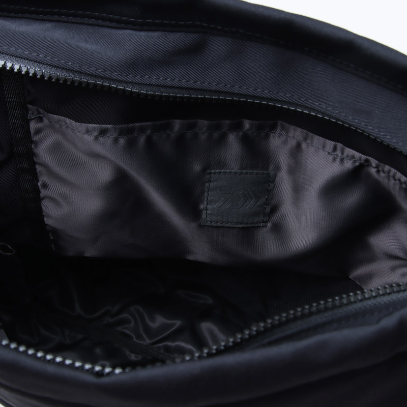 DAIWA PIER39(ԥ39) TECH SLING BAG