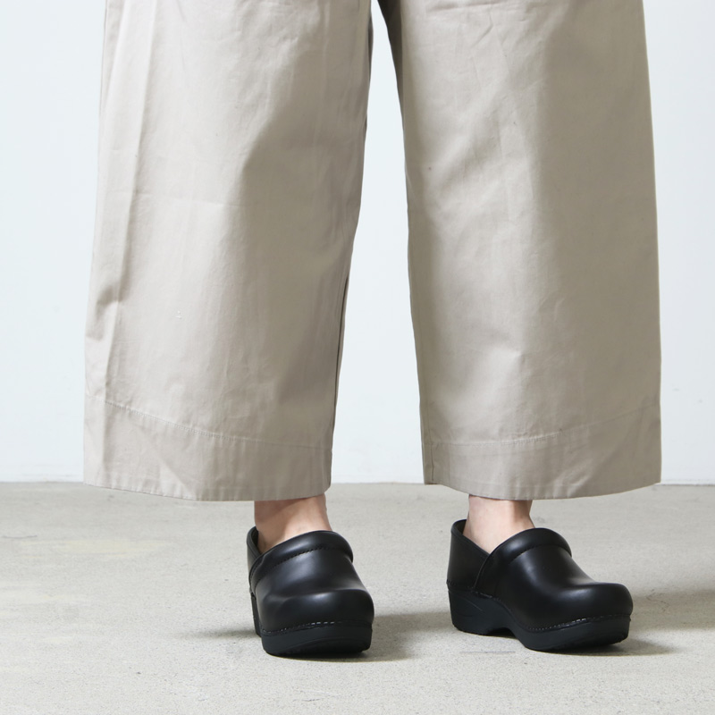 Dansko xp 2.0 black waterproof pull up Clearance