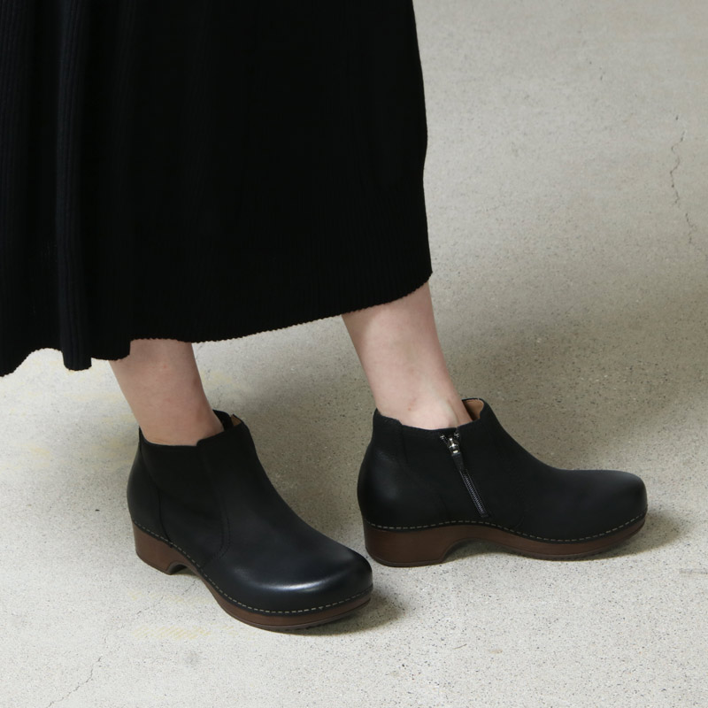 返品?交換対象商品】 ダンスコ Nubuck Burnished Black Loralie 36