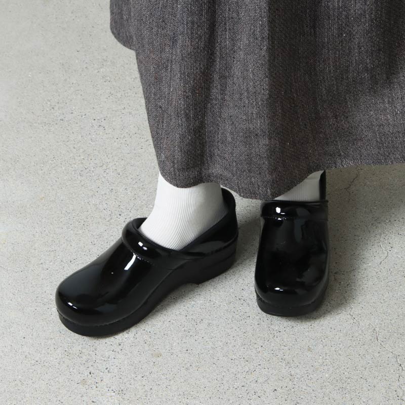 ダンスコ プロフェッショナル 35 パテントレザー エナメル dansko-