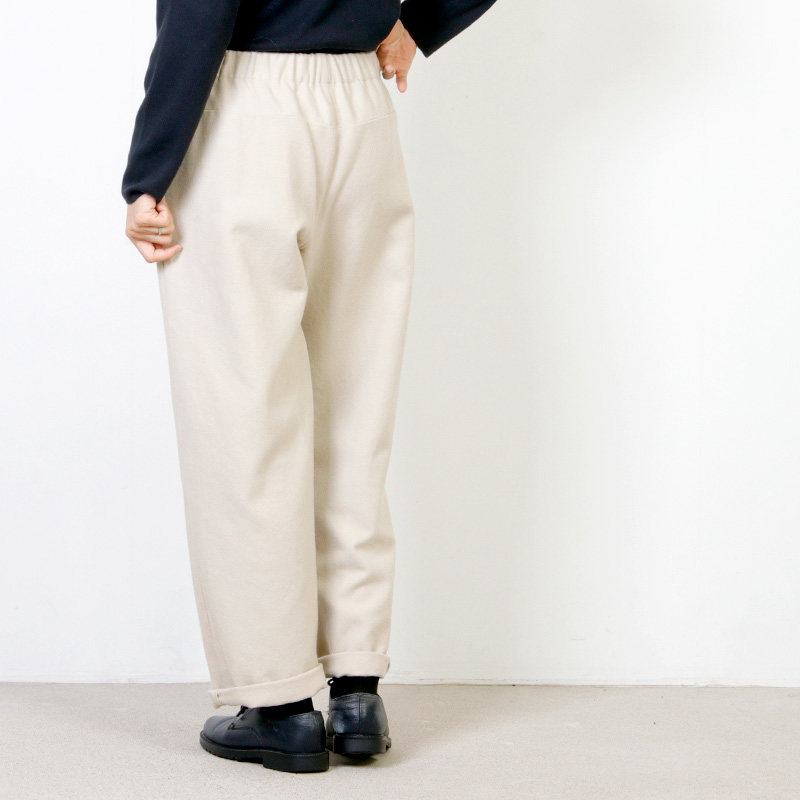 evameva (エヴァムエヴァ) Flannel cotton straight easy pants