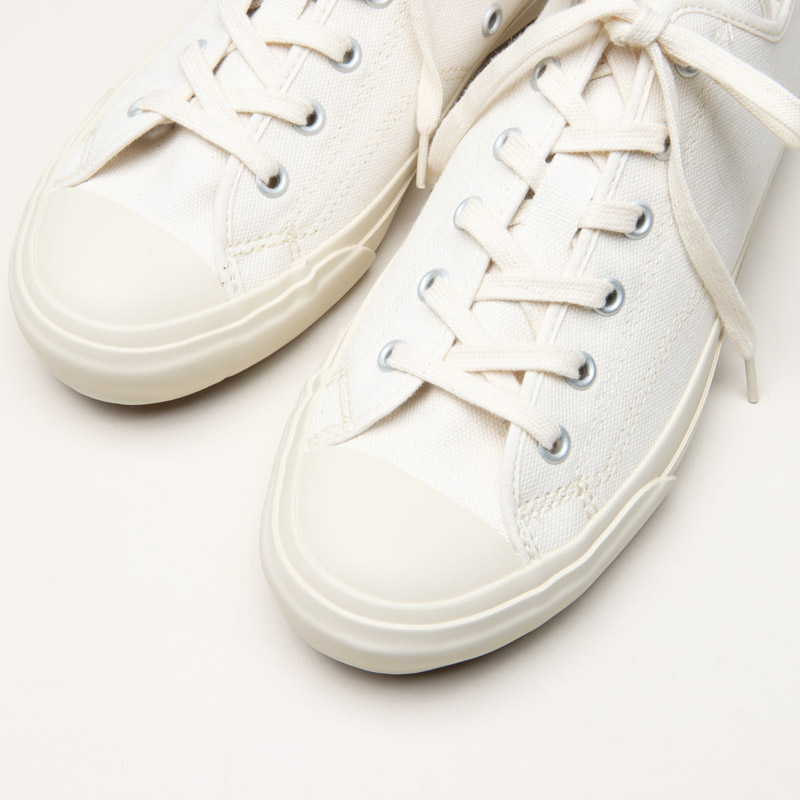 evameva(२) canvas sneaker