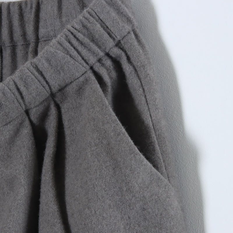 evameva(२) tuck pants