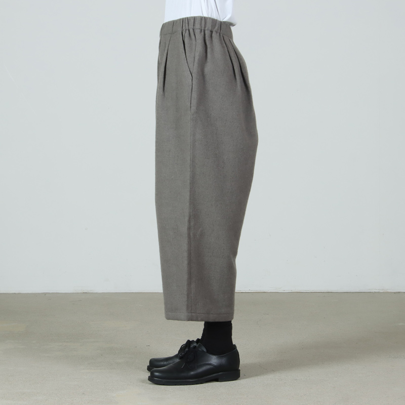 evameva(२) tuck pants