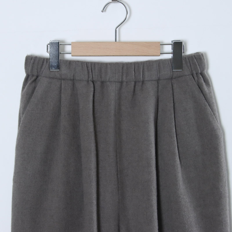 evameva(२) tuck pants