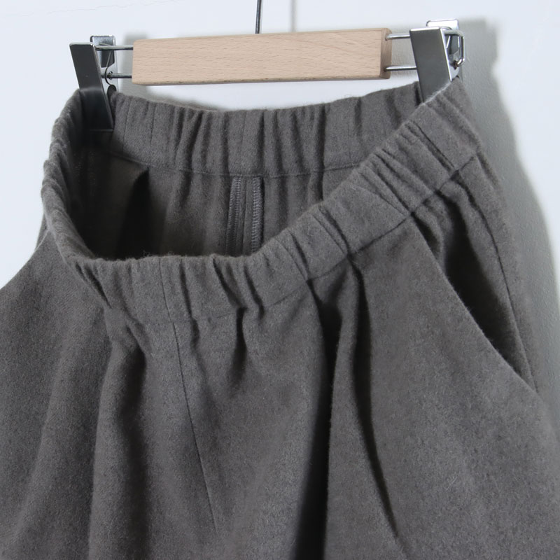 evameva(२) tuck pants