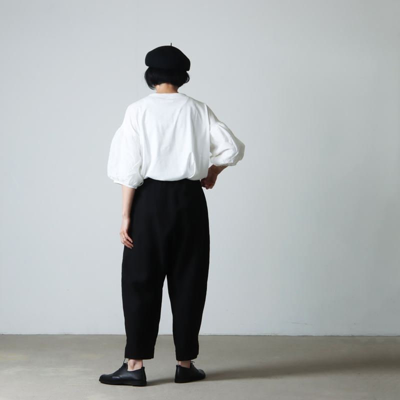 Oval Irish Linen Tapered Tuck Pants