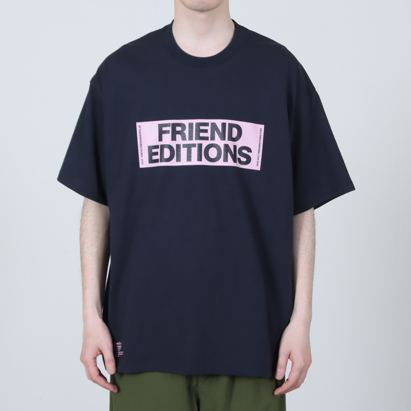 Fresh Service(�ե�å��奵���ӥ�) FRIEND EDITIONS CORPORATE S/S TEE STICKER