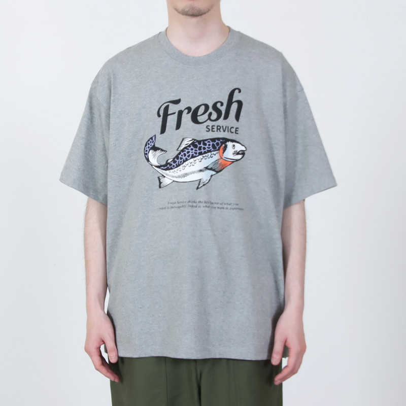 Fresh Service(�ե�å��奵���ӥ�) CORPORATE PRINTED S/S TEE ��FISH��