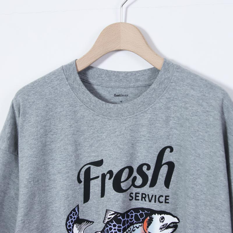 Fresh Service(�ե�å��奵���ӥ�) CORPORATE PRINTED S/S TEE ��FISH��