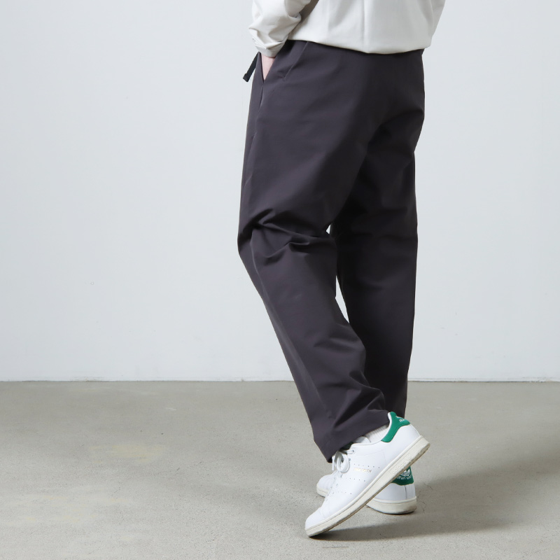 Goldwin(ɥ) One Tuck Tapered Stretch Pants