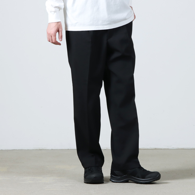 Goldwin(ɥ) One Tuck Straight Pants