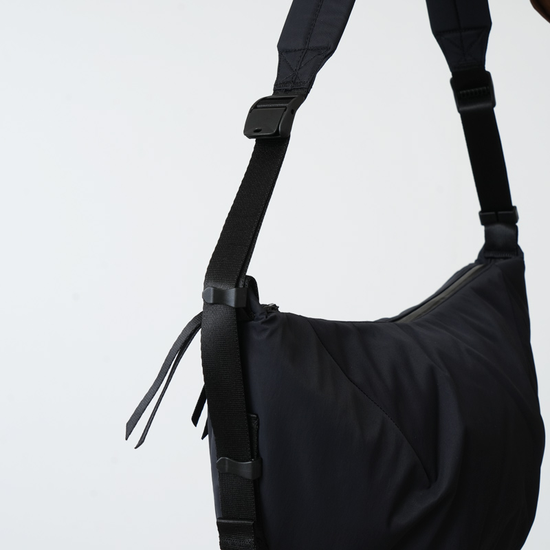 Graphpaper(����եڡ��ѡ�) Blankof for GP Medium Crescent Bag
