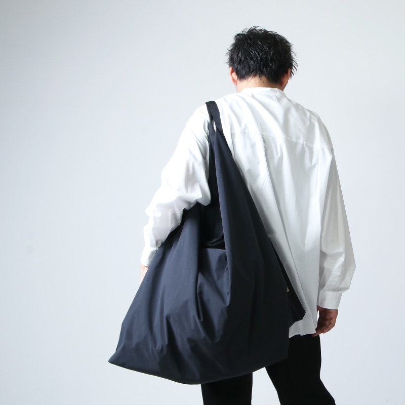 Hender Scheme (エンダースキーマ) origami bag big 3 layer nylon ...