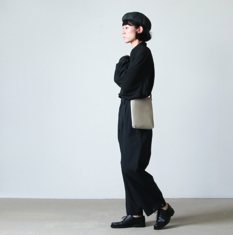 Hender Scheme (エンダースキーマ) cow shoulder small / カウ