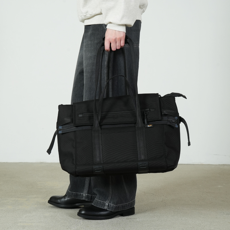 Hender Scheme() module tote bag