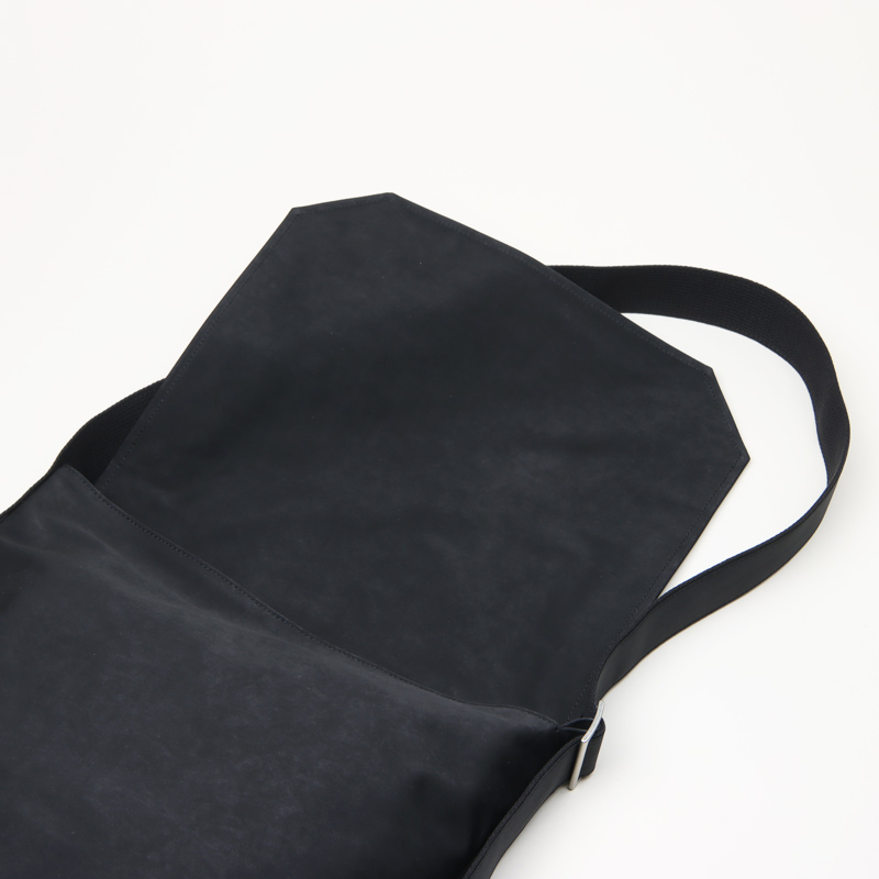 Hender Scheme (エンダースキーマ) flap shoulder small / フラップ