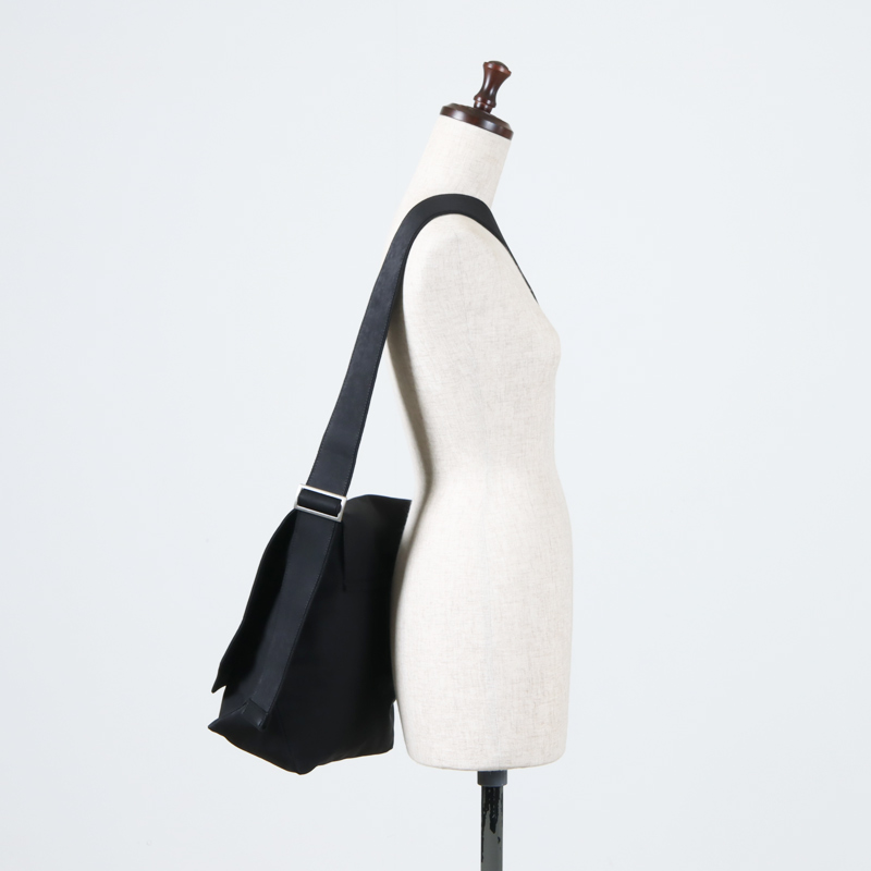 Hender Scheme (エンダースキーマ) flap shoulder small / フラップ