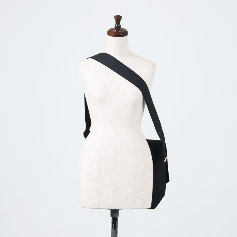 Hender Scheme(���������������) flap shoulder small