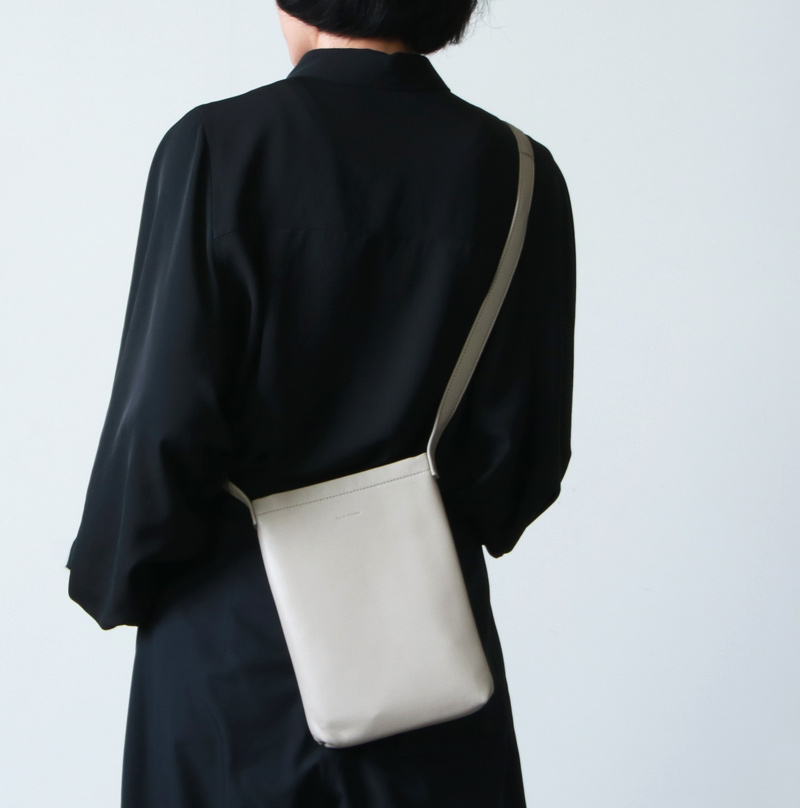 【美品】Hender Scheme cow shoulder small 黒 Hender Scheme (エンダースキーマ) cow shoulder small / カウ