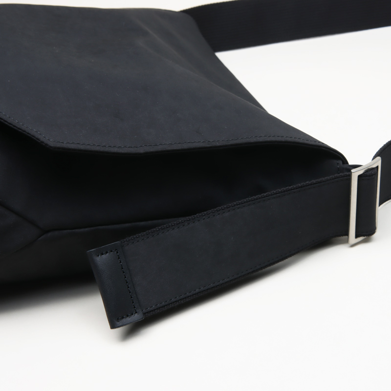 Hender Scheme(���������������) flap shoulder small