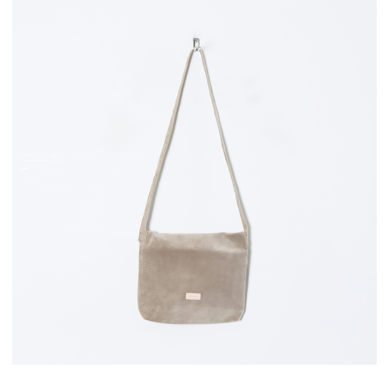 Hender Scheme (エンダースキーマ) pig flap shoulder bag small