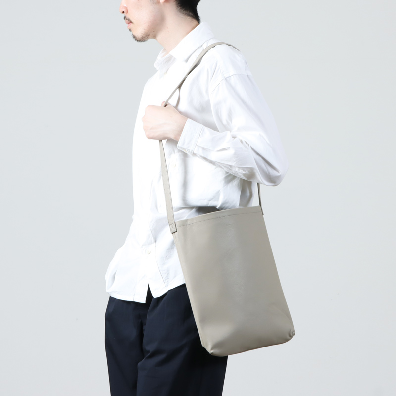 バッグ Hender Scheme Cow Shoulder Big Hender Scheme (エンダースキーマ) cow shoulder big / カウショルダー