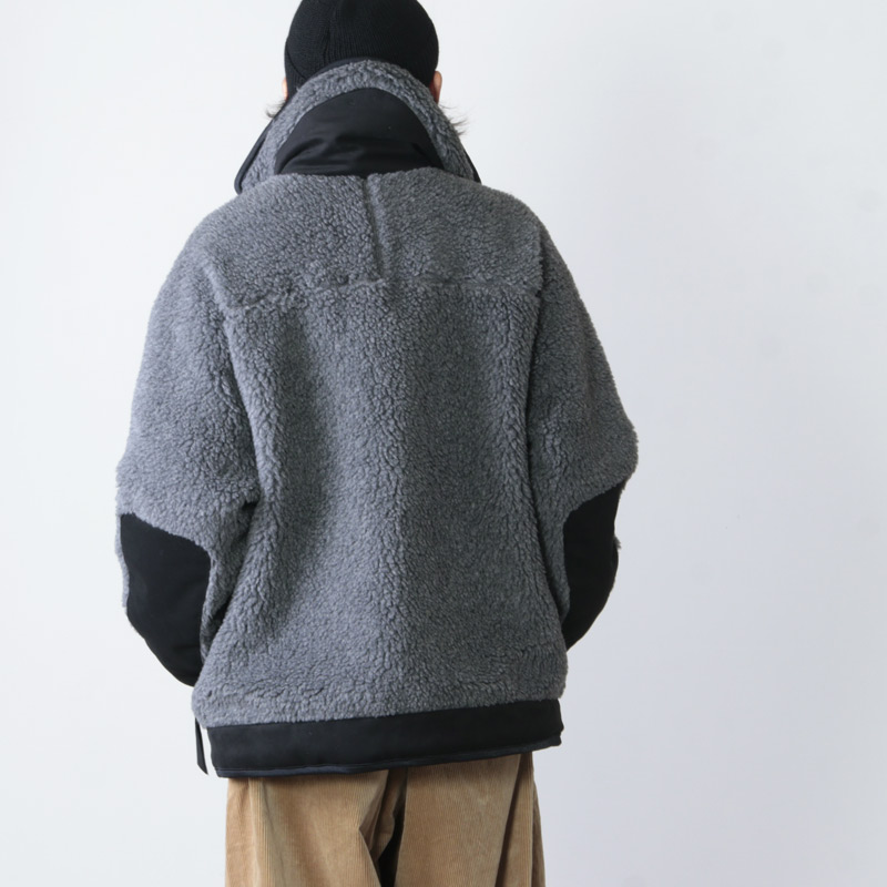 is-ness(ͥ) REVERSIBLE QUILTED FLEECE JACKET