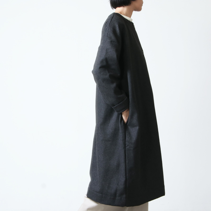 round neck coat