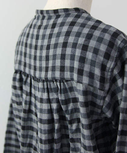 jujudhau /  12 BUTTON