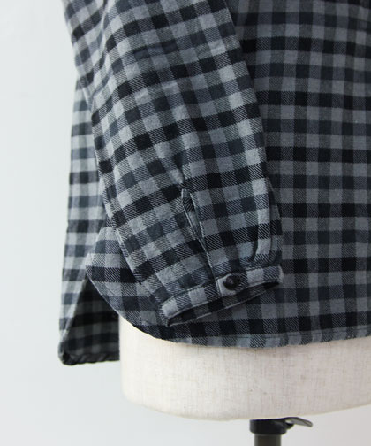 jujudhau /  12 BUTTON