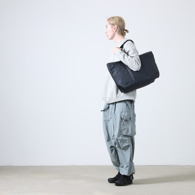 MONOLITH(Υꥹ) TOTE STANDARD M GRAY