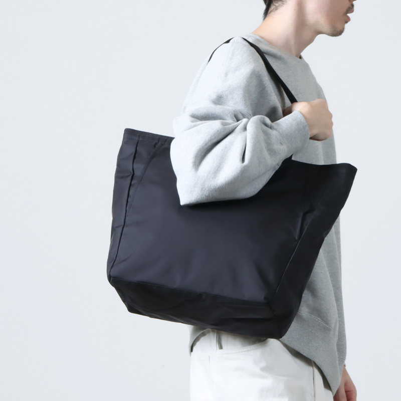 MONOLITH(Υꥹ) TOTE STANDARD HEXA M BLACK