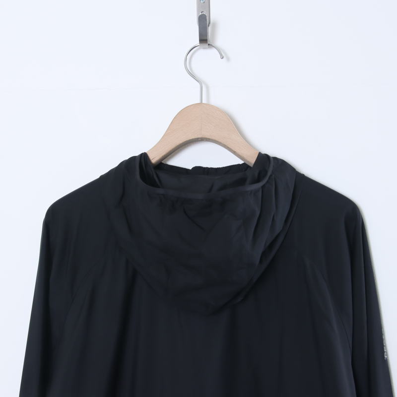 Mountain Hardwear(�ޥ���ƥ�ϡ��ɥ�����) ��������������ա��ǥ����㥱�å�