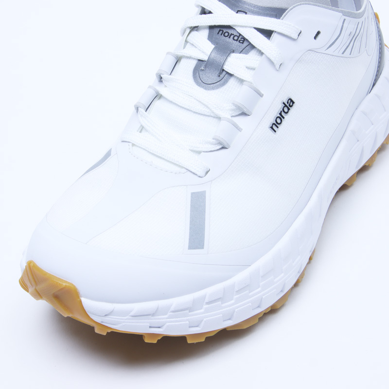 norda(Υ) 001AWhite Gum