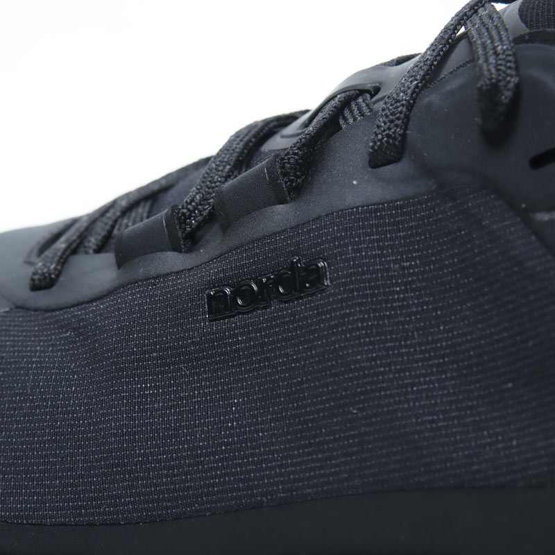 norda(Υ) 001AStealth Black