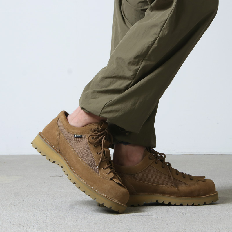 ベージュ系スエード素材スノーピーク✖️ダナー　DANNER FIELD LOW SP