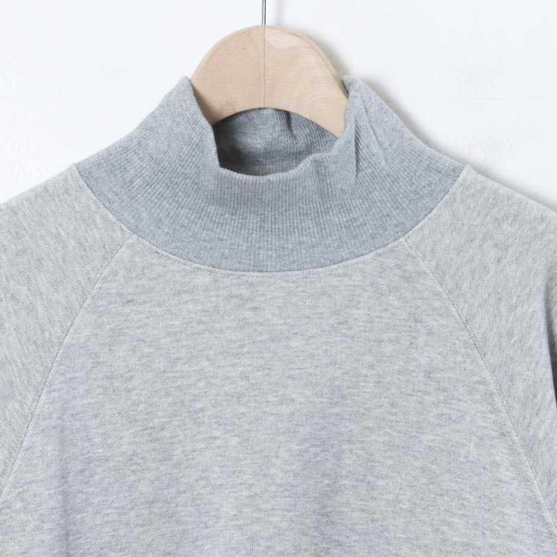 Soglia(ꥢ) NERDS High Neck Sweat