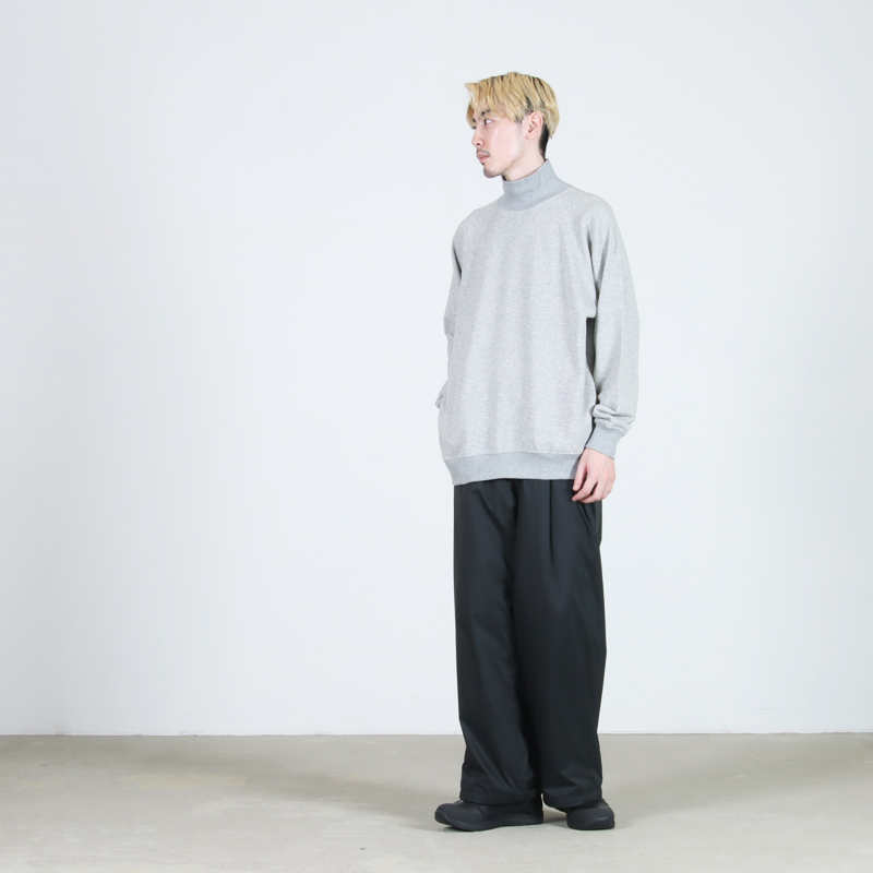 Soglia(ꥢ) NERDS High Neck Sweat