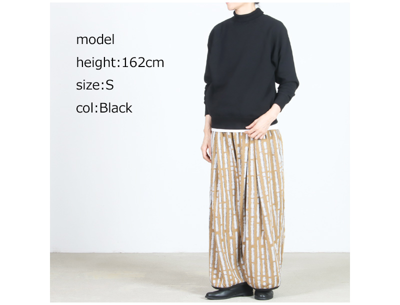 Soglia(ꥢ) NERDS High Neck Sweat
