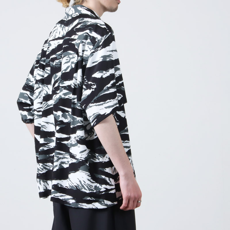 TAKAHIROMIYASHITATheSoloist.(ҥߥ䥷) hawaiian shirt.(tiger camouflage)