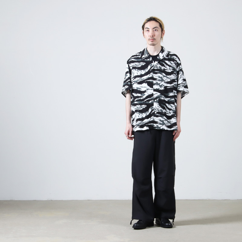 TAKAHIROMIYASHITATheSoloist.(ҥߥ䥷) hawaiian shirt.(tiger camouflage)