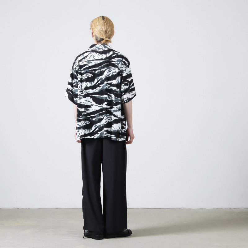 TAKAHIROMIYASHITATheSoloist.(ҥߥ䥷) hawaiian shirt.(tiger camouflage)